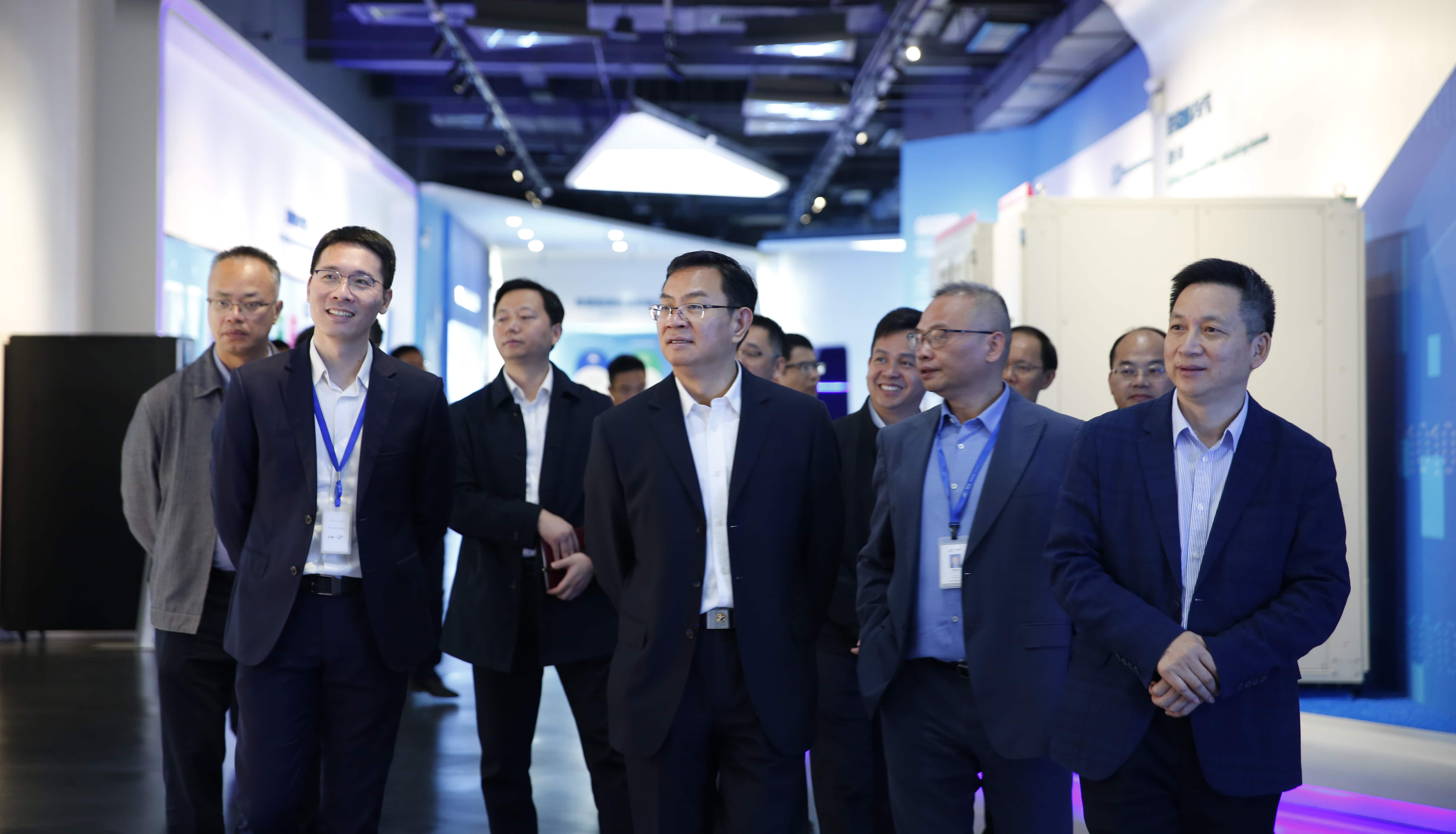 茂名市市長王雄飛率隊蒞臨智光電氣考察，共商產業合作新機遇